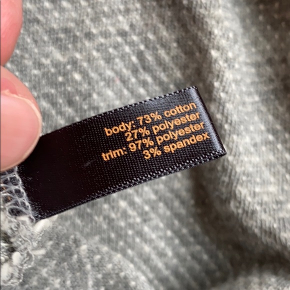 Women’s top with crocheted sleeves, size small - Picture 4 of 4